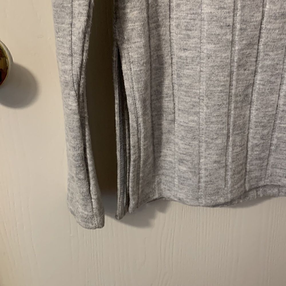 Anthropologie EUC gray ribbed long sleeve shirt Size XS - Picture 4 of 5